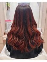 コーエン(cowen)&nbsp;ハッシュカットくびれヘア短め前髪デザインカラー美髪レッド40代