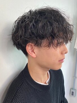 ウェイビーエフティフィフス 横浜西口(WAVEY ft.fifth) メンズマッシュ無造作ツイストスパイラルパーマツーブロック