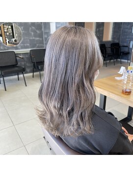 ラウル(Laulu) 透け感が人気☆シルバーグレージュ/外国人風カラー