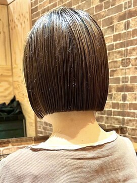 ラフ 新宿(Laff) 新宿 大人可愛い 20代30代40代 前下がりボブ 切りっぱなしボブ