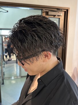 コワファーストナガサキシャンプーボーイ(COIFF1RST NAGASAKI SHAMPOO BOY) メンズカット＋ツイスパ　￥12000