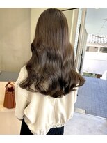 アイヴィー(IVY)&nbsp;赤みなしブラウンベージュ艶カラー＊くびれヘア