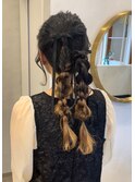 カジュアル　ガーリー　お呼ばれロングヘアアレンジ