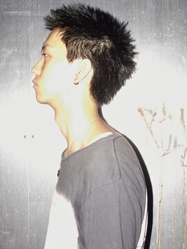 ココ 原宿(KOKO) スパイキーショートベリーショート黒髪ツーブロック