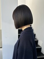 ドロップ(drop)&nbsp;ぱつっと感　切りっぱなしボブ　黒髪ボブ　（表参道　青山）