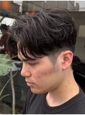 自然な毛流れでラフにキマるセンターパート×ニュアンスパーマ