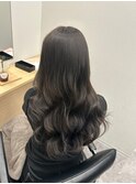 ロングレイヤーカット×ダークグレージュカラー