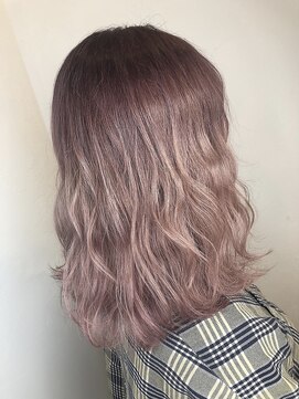 ロア 福岡天神本店(LORE) ピンクベージュ