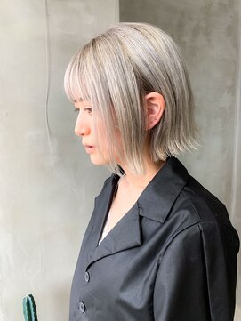 テトヘアー(teto hair) ホワイトブロンド、外ハネボブ、プラチナブロンド、ブリーチ3回