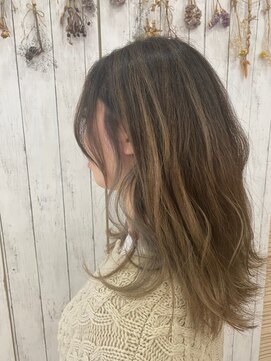 プレッティ フォー ヘア(PRETTY FOR HAIR) バレイヤージュ×イヤリングカラー