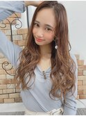 髪が柔らかく見えるゆるふわ愛されブラウンカラー