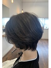リップヘアー(Re:p hair) ショート×アッシュシルバー×インナーカラー
