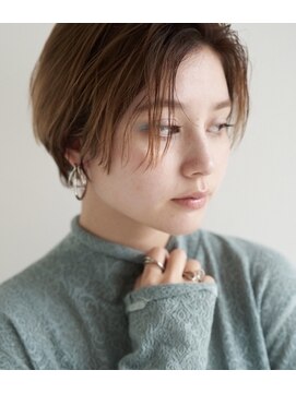 ビュート ヘアー ジョージ(Beaut Hair GEORGE) 軽やかになびく　ショートボブ