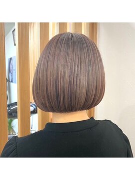 アトリエジーニー(atelier GENIE) ハイトーンカラー×ミニボブ　　新海一也