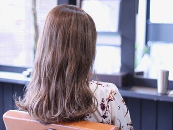 フォーカス(4cu's)の写真/外国人風の巻き髪ヘアもOK！周りと差がつく"ふんわりヘア"を手に入れて、朝の準備も簡単可愛い♪