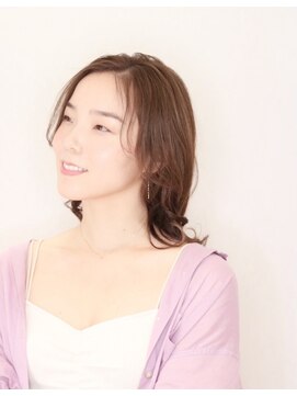 アンベリールフルー(EMBELLIR fleur) レイヤーカールスタイル　　３０代４０代５０代　表参道