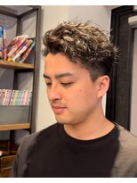 クオンヒール(QUON HEAL)&nbsp;七三アップバング波巻きツイストスパイラルパーマシャドウパーマ