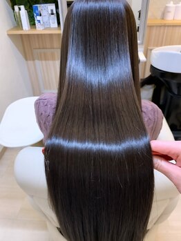 トゥーリ 二日市店(tuuli)の写真/オーダーメイドの髪質改善サロン◇当店自慢のアルカリ酸熱で艶髪へ導きます【髪質改善/縮毛矯正】