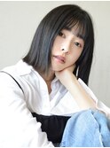 アッシュブラック切りっぱなしボブスタイル
