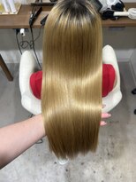 ココルアナ(coco luana)&nbsp;ブリーチ、ハイトーン、ケアブリーチ、韓国、前髪カット