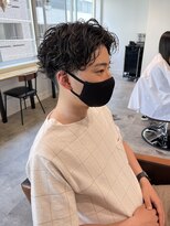 ネイヴィル オモテサンドウ(navile omotesando)&nbsp;刈り上げサイドグラデーション×センターパートパーマ