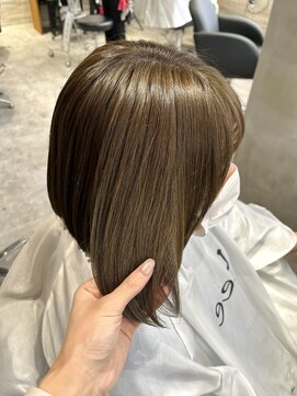 リーオオサカ(Lee Osaka) ボブ×オリーブカラー/kana