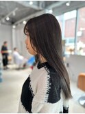 ロンググレージュヘア