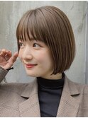 顔周りレイヤーカットグレージュカラーくびれボブショートカット