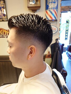 バレス 田町(BALES) [スキンフェード/ツイストスパイラル/田町]