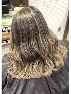 アミーゴ(AMIGO) バレイヤージュカラー