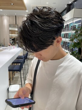 ステアケース 武蔵小杉店(stair:case) フェザーショート／センターパート／フェザーパーマ