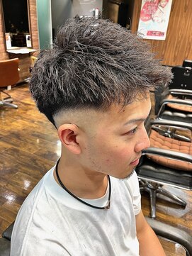 シャラク 羽広店(sharaku) フェードショート
