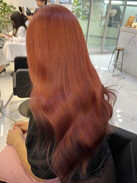 リー 四ツ橋(Lee) ブリーチでも艶感あるピンクカラー