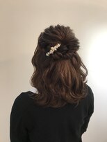 ●ハーフアップスタイル　ルーズハーフアップアレンジ