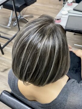 ヴィフ 大船(VIF) バレイヤージュ/白髪ぼかし/白髪/ショートボブ/大船/大船駅/鎌倉