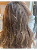 シュール(Sure)&nbsp;夏におすすめ◎ハイライトたっぷり外国人風カラー