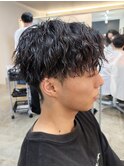 センターパートツイストスパイラルパーマ波巻きスパイラルパーマ