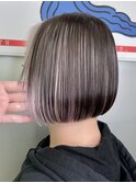 綺麗なラインのボブ×インナーカラー◎