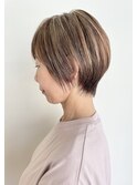 ショート×ラベンダーベージュカラー
