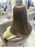 透明感たっぷりオリーブカラー【stylist相場】