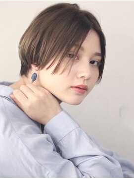 サーカス バイ ビュートリアム 青山(CIRCUS by BEAUTRIUM) 前髪なし　ショートヘア　ハンサムショート　センター分け　青山