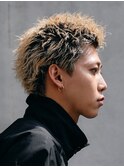 渋谷スパイキーショートハイトーンカラーホワイトベージュカラー