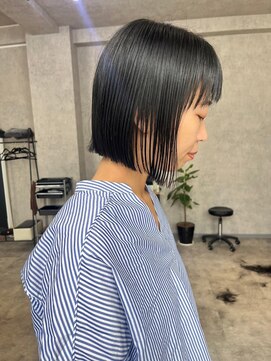 サクラ 岐阜(SAKURA) 丸みのない切りっぱなしボブ　髪質改善トリートメント　岐阜
