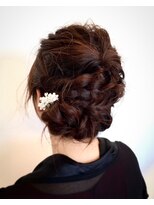 ツムギ ヘアー(tsumugi HAIR) 編みこみサイドシニヨン♪