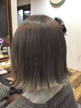 ヘアデザイニング アヴァンセ(HAIR DESIGNING Avance) 【Avance】ホワイトグレージュ@田中康喜