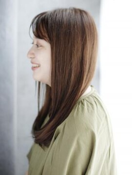 ヘアメイク ナル(hair make nalu) シースルーバングのナチュラルストレートスタイル