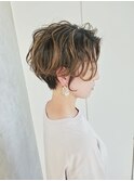 ハイライトとの相性バツグンの色気ショートスタイル♪