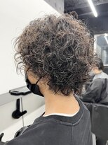 ココ 本八幡(KOKO)&nbsp;波巻きツイストスパイラルフェザーパーマ刈り上げセンターパート