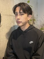 キュー(Cue_)&nbsp;ショート毛流れニュアンスセンターパートパーマ（表参道原宿）