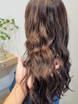 キザシ(KIZASI) 白髪ぼかしハイライトは明るめで立体感とともに＃脱白髪染め